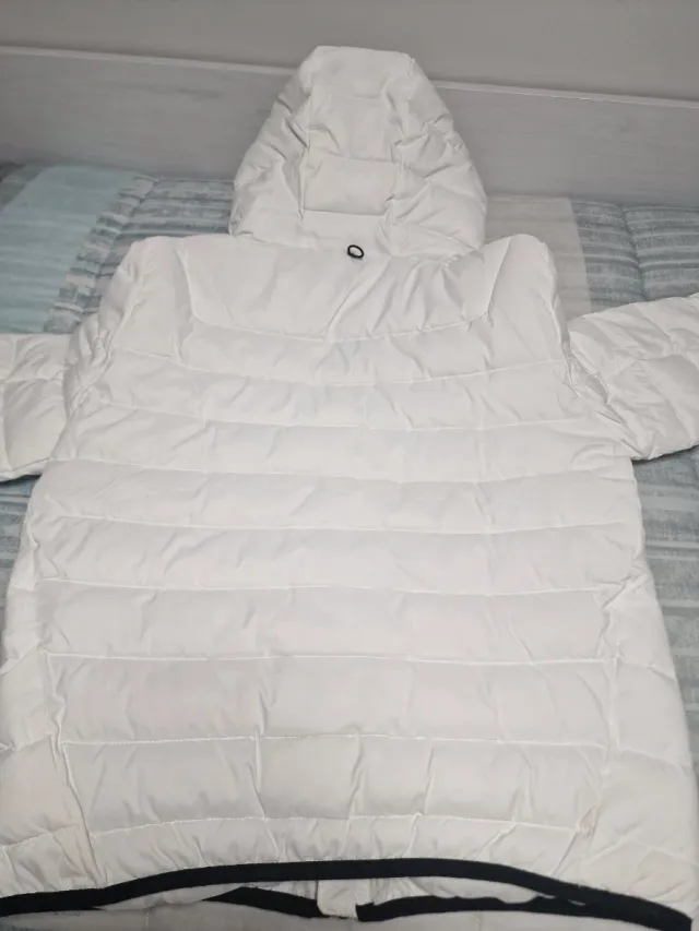 Anorak junior Bershka blanco