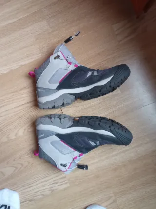 Botas de montaña Quechua niña gris y rosa