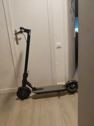 2 Patinetes Eléctricos.