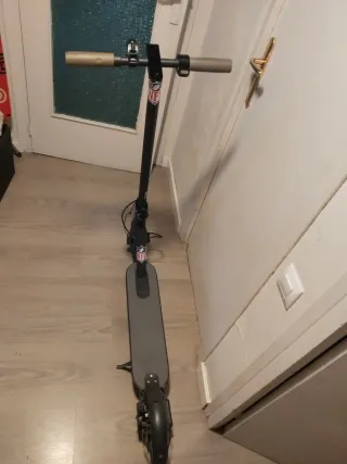 2 Patinetes Eléctricos.