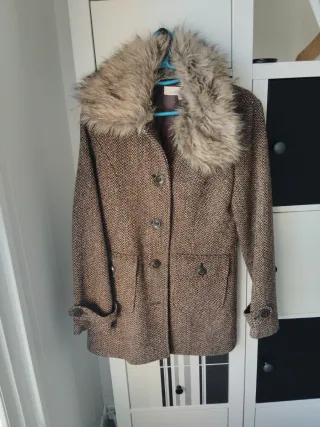 Abrigo chica con cuello de pelo