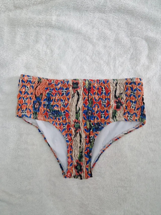 Braguita bikini alta elástica nueva