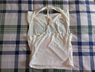 Top blanco halter escote drapeado