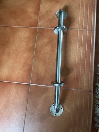 Maniglia da bagno in metallo argentato