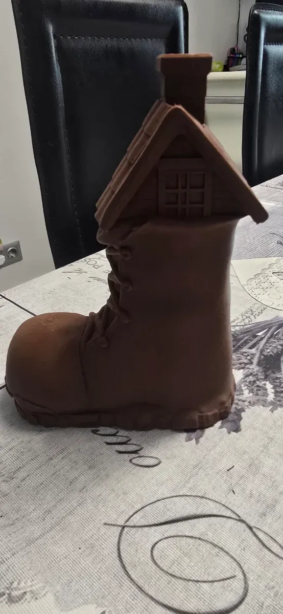 Piccola Casa Decorativa in Stivale