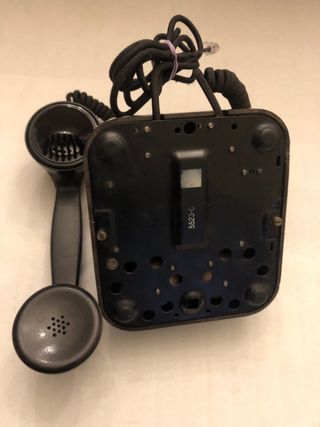 Teléfono antiguo baquelita negro