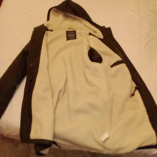 Casaco verde masculino com capuz