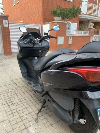 Honda Forza 250 Negra
