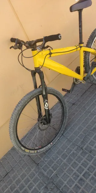 Bicicleta de Montaña Giant Amarilla