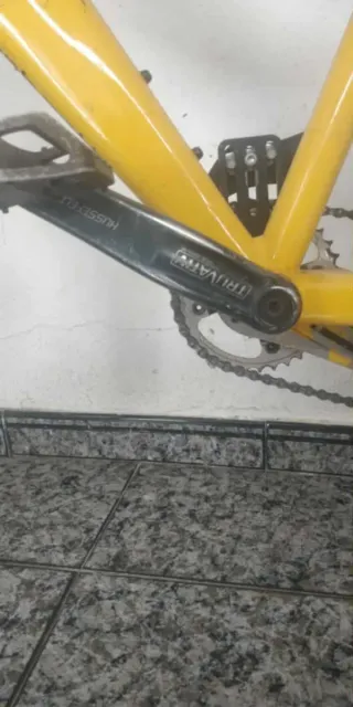 Bicicleta de Montaña Giant Amarilla