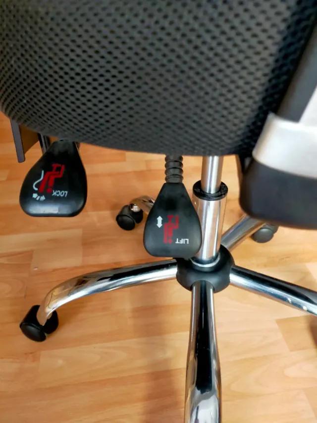 Silla de oficina ergonómica con respaldo