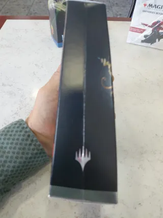 Magic Modern Horizons III Commander Deck NUEVO