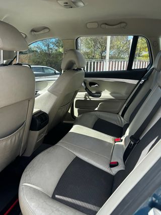 Saab 9-3 2007 150cv diesel acabado Vector