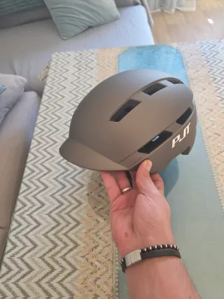 Casco patinete eléctrico con luz