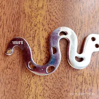 Ciondolo serpente in acciaio inox