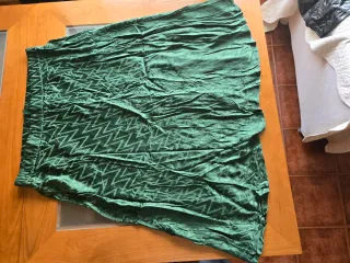 Saia verde escura com padrão