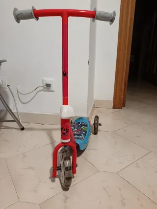 Patinete infantil Avengers 2-4 años