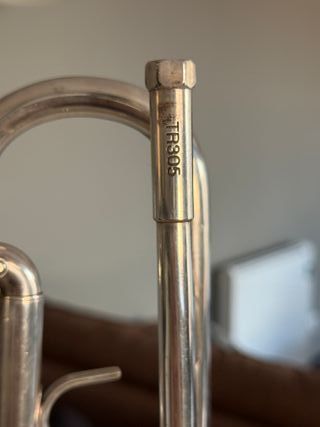 Trompeta Vincent Bach TR 305 Sib + Sordina + Caja