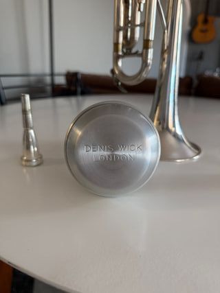 Trompeta Vincent Bach TR 305 Sib + Sordina + Caja