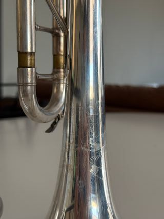 Trompeta Vincent Bach TR 305 Sib + Sordina + Caja