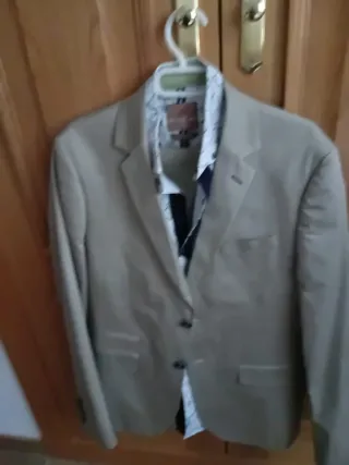 Traje de ceremonia beige