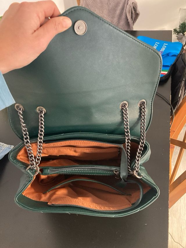 Bolso verde OVS con cadena y estrella