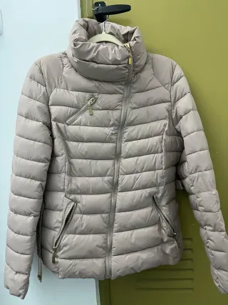 Cazadora beige diseño