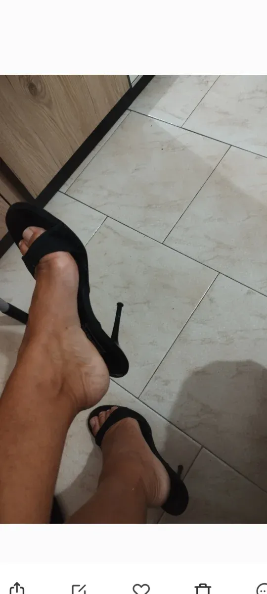 Sandali neri eleganti