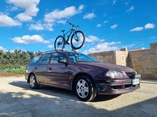 Toyota Avensis 1999, 2.0 familiar