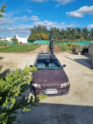 Toyota Avensis 1999, 2.0 familiar