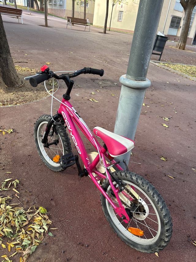 Bicicleta Infantil Rosa Conor edad de 4 - 6 años
