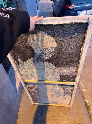 Imagen bordada mujer clásica