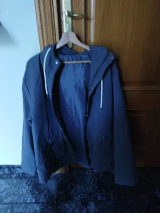 Chaqueta impermeable azul