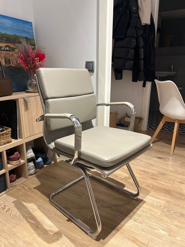 Silla de estudio muy comoda