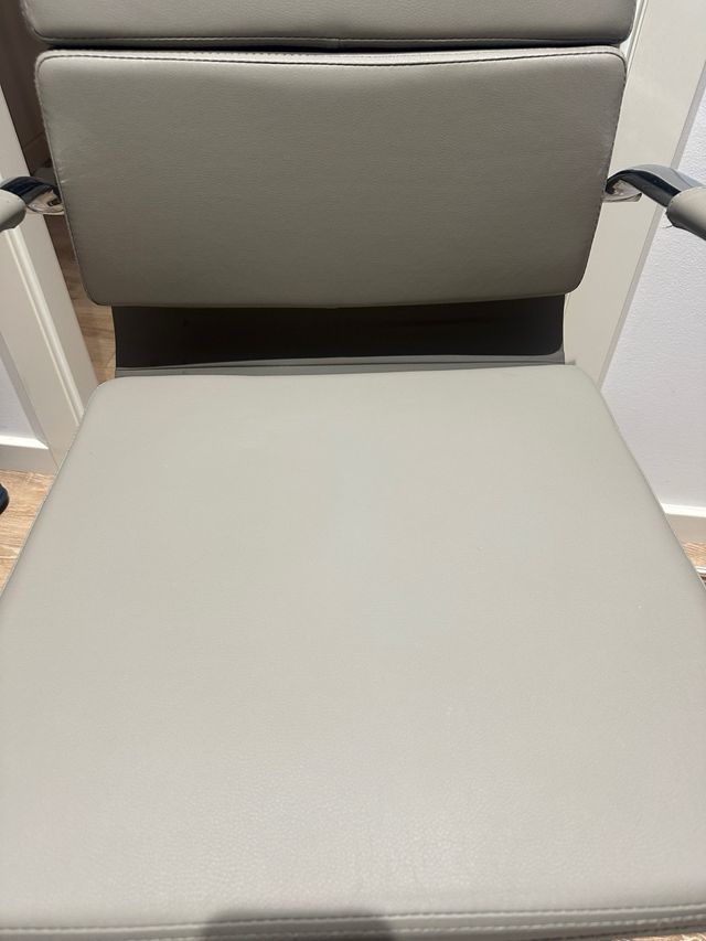 Silla de estudio muy comoda