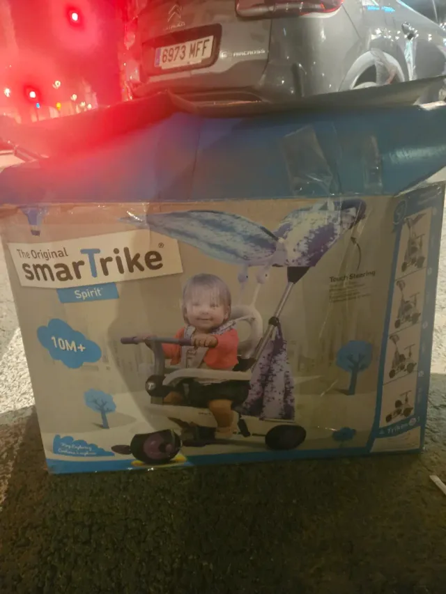 Triciclo SmarTrike Spirit con caja