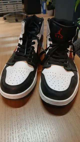 Nike Air Jordan 1 Mid Negro Rojo Blanco