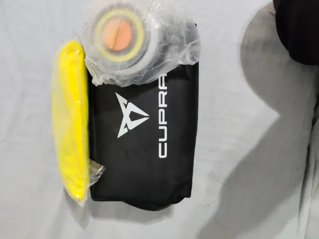 Kit emergencias coche chaleco y baliza