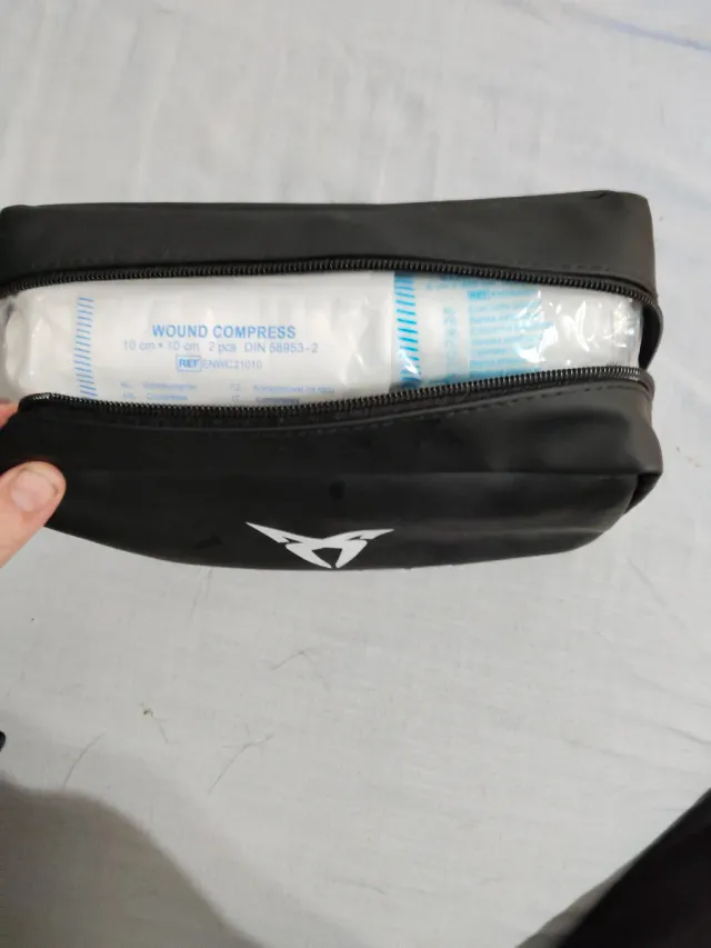 Kit emergencias coche chaleco y baliza