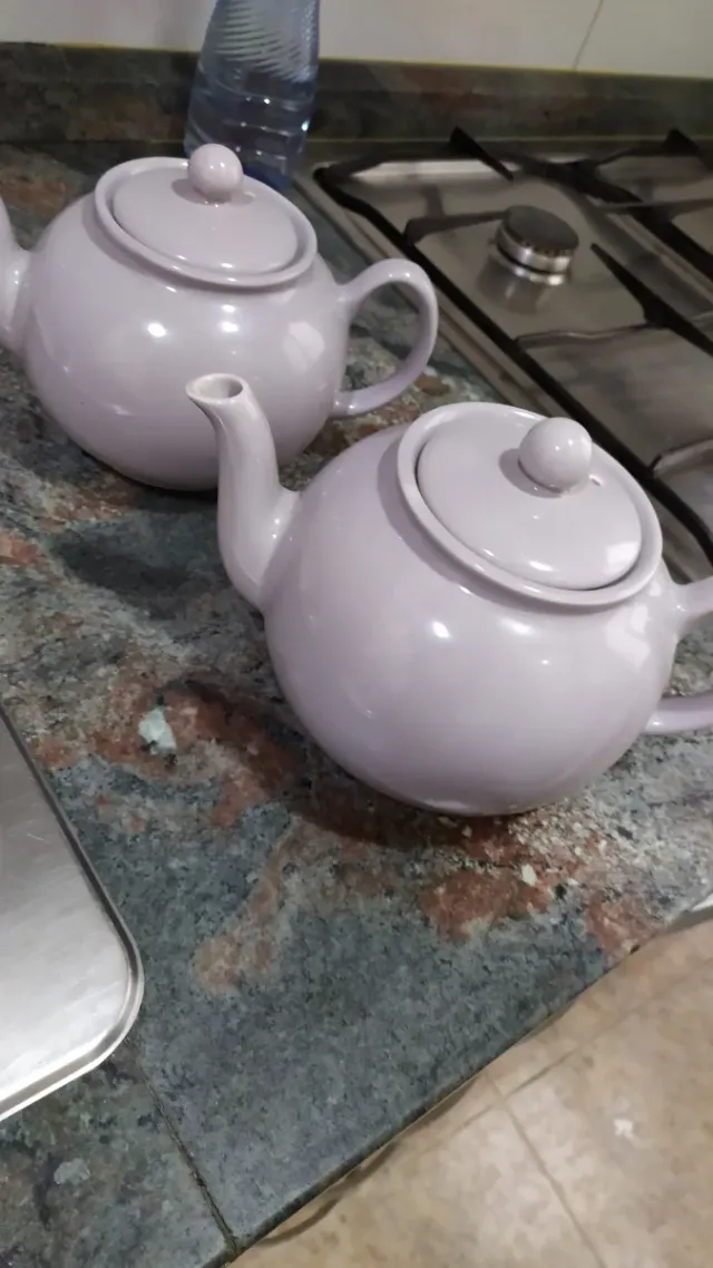 2 Teteras Gris Claro