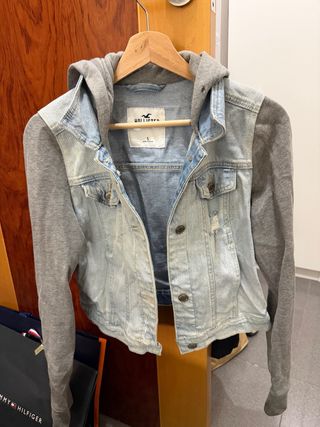 Chaqueta vaquera Hollister con capucha Talla S
