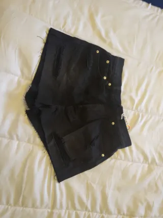 Shorts negros T-36 rotos