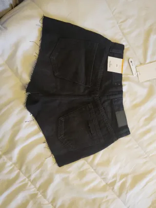 Shorts negros T-36 rotos