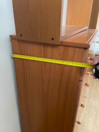 Cómoda de madera con 7 cajones