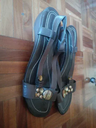 Sandalias Geox Marrón y Dorado