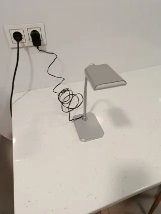 Lamparita de mesa plateada