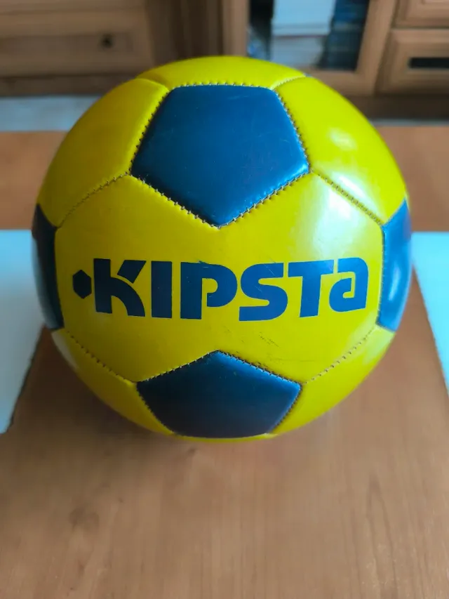 Balón de Fútbol Kipsta Amarillo. Talla 4.
