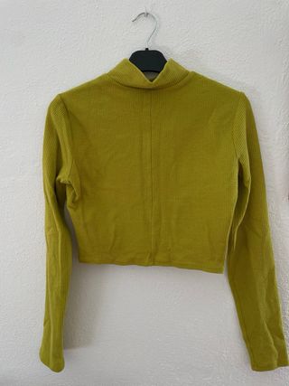Top manga larga cuello alto verde/amarillo