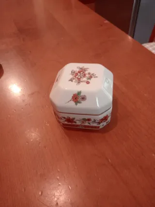 Scatolina ceramica Vista Alegre floreale