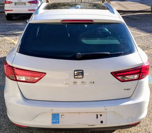 SEAT Leon ST 2015 CONNECT plus.